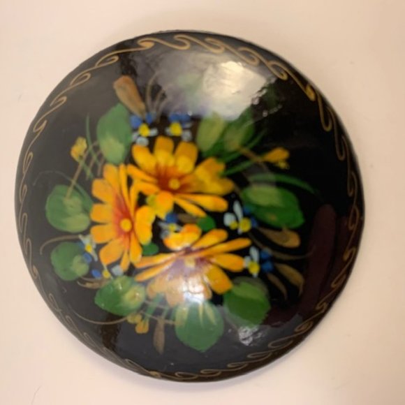 Jewelry - 💛 Beautiful Yellow Flowered Brooch